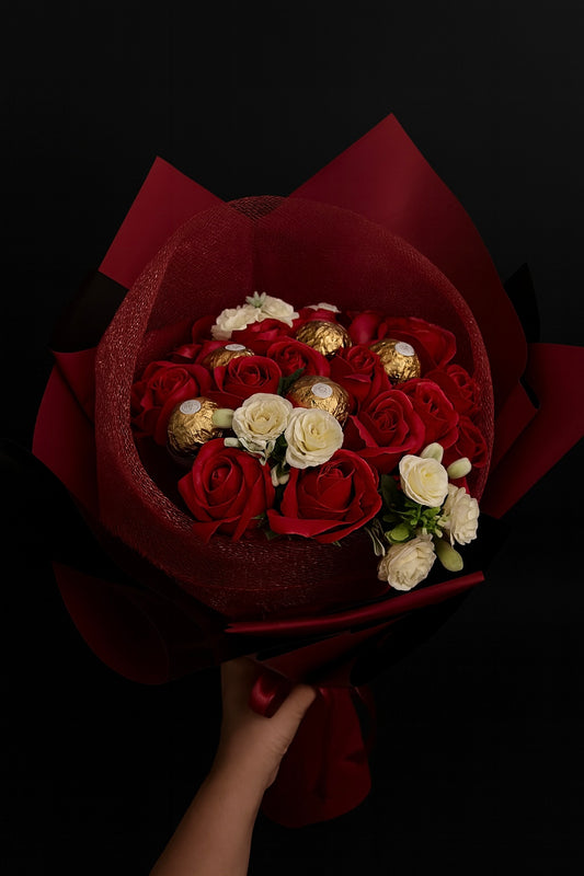 Bouquet Royale – Red & Gold Edition