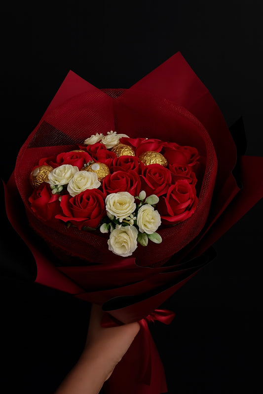 Bouquet Royale – Red & Gold Edition